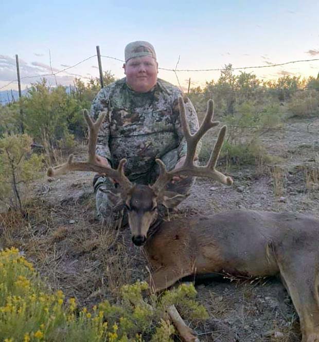 Unique and Cool Big Archery Buck - MonsterMuleys.com